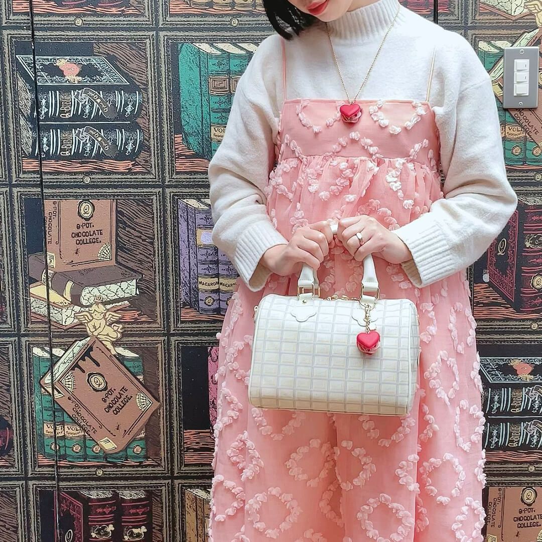 ラブハート ストロベリーマカロン バッグチャーム | Q-pot. ONLINE SHOP