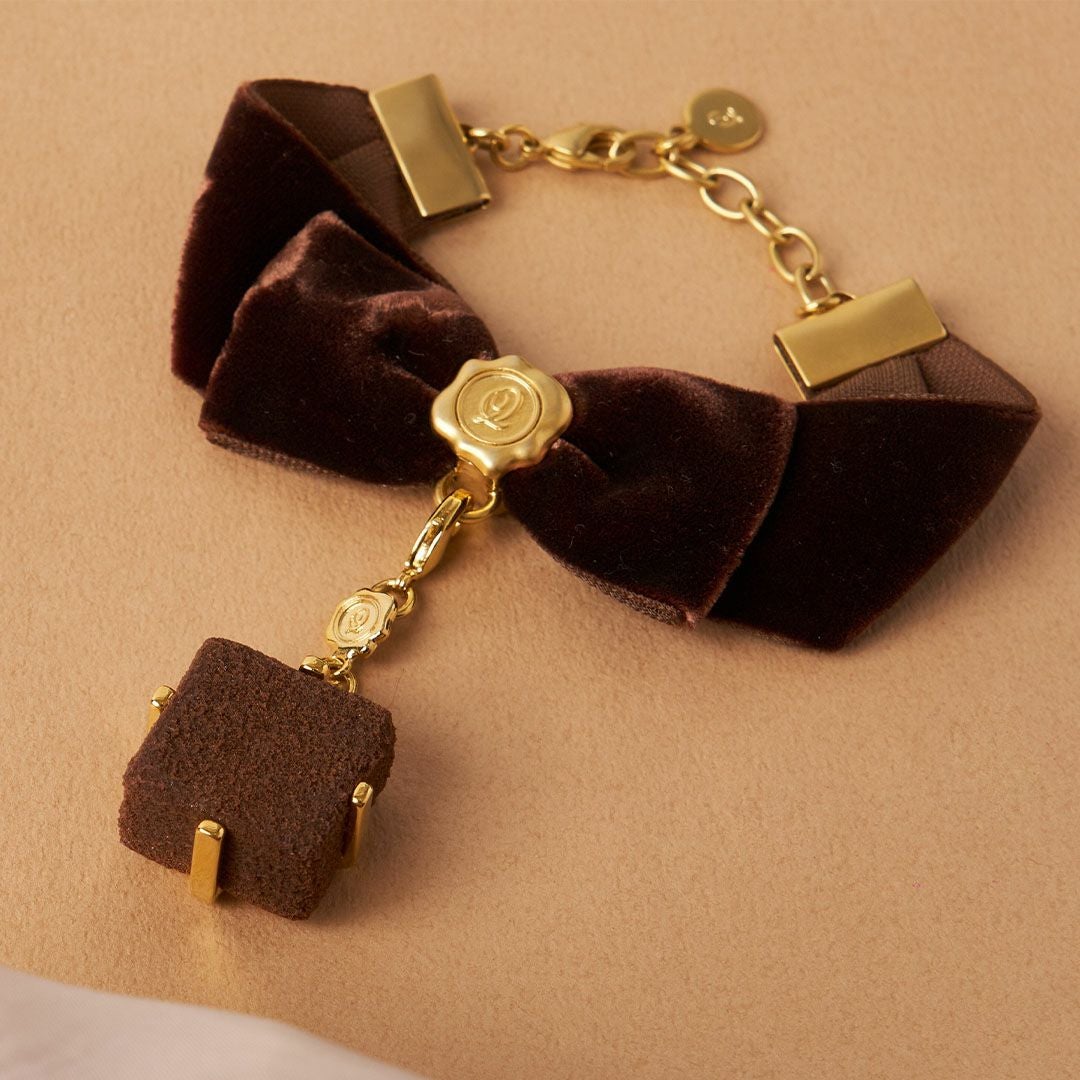 ブレスレット/エラベルシアワセ ベルベットリボン(ブラウン) | Q-pot