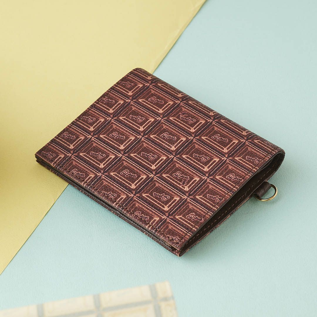 ビターチョコレート フラップショートウォレット（財布） | Q-pot