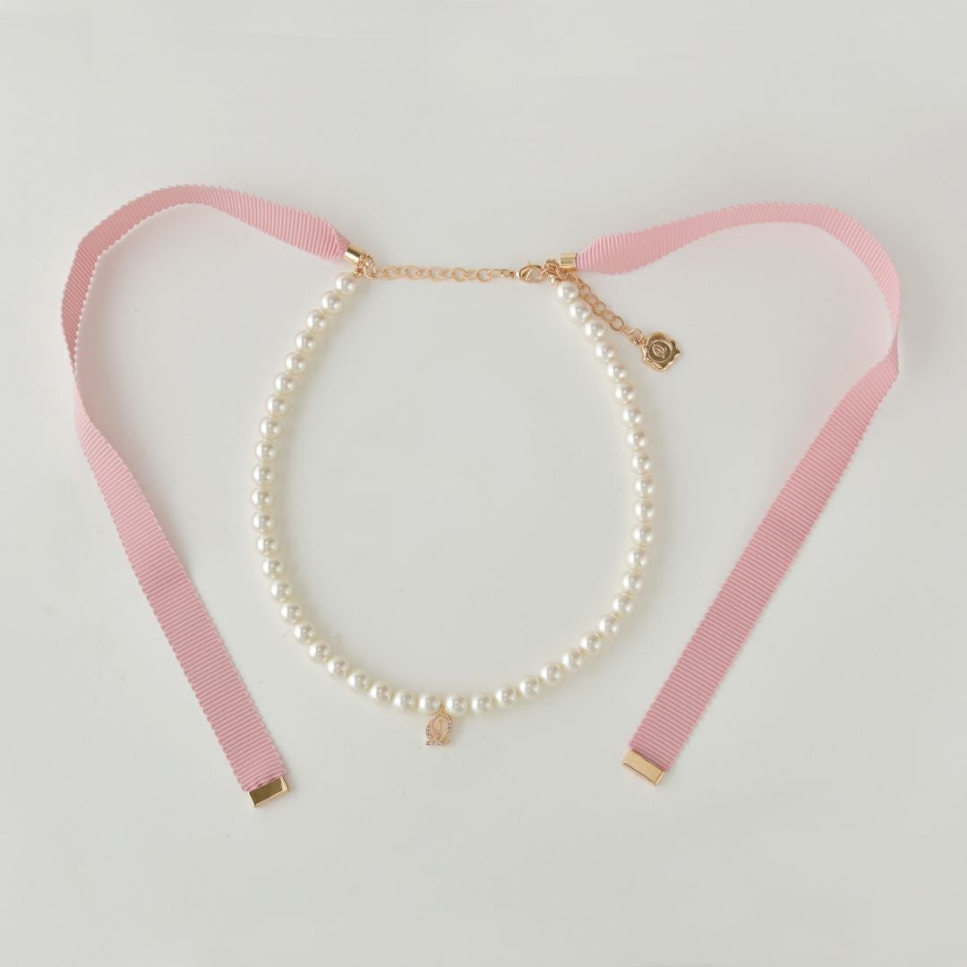 【10K】リボンモチーフ パール ピンクストーン ネックレス Q パール リボンネックレス（クラシック ピンク） | Q-pot. ONLINE SHOP