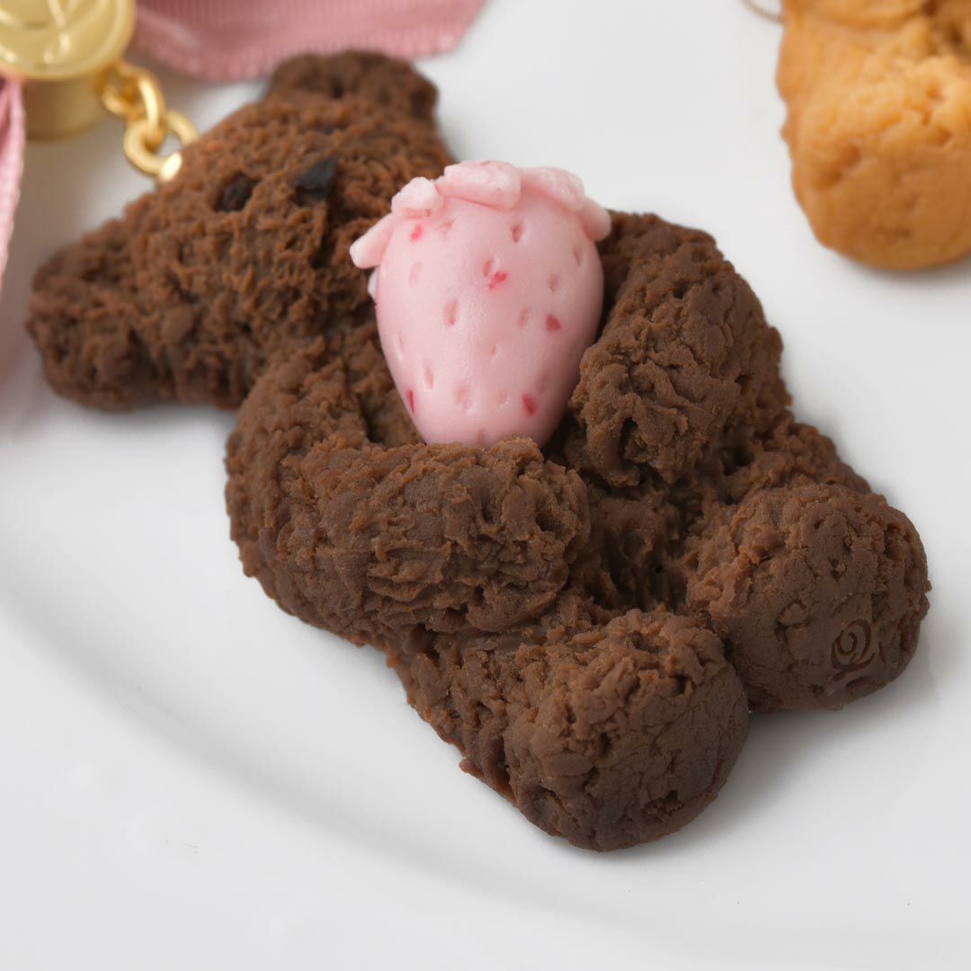 テディベア チョコレートクッキー キーホルダー（ストロベリー） | Q