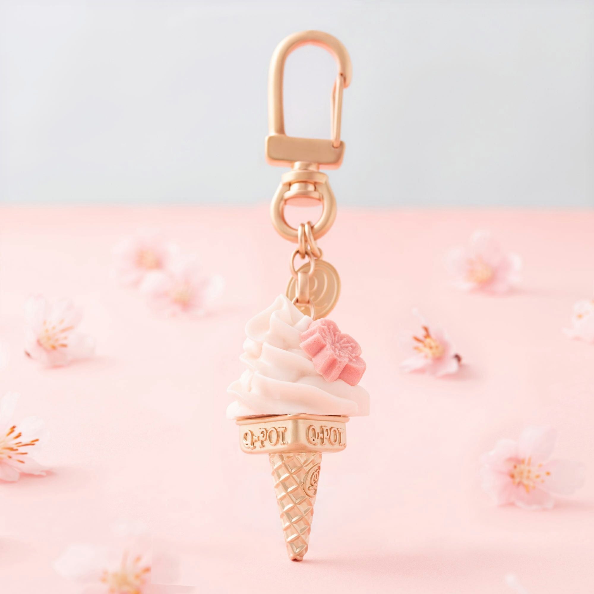 サクラ おばケーキ バッグチャーム | Q-pot. ONLINE SHOP