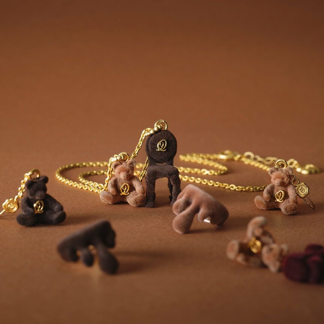フロッキー ブラウンベア ピアス | Q-pot. ONLINE SHOP