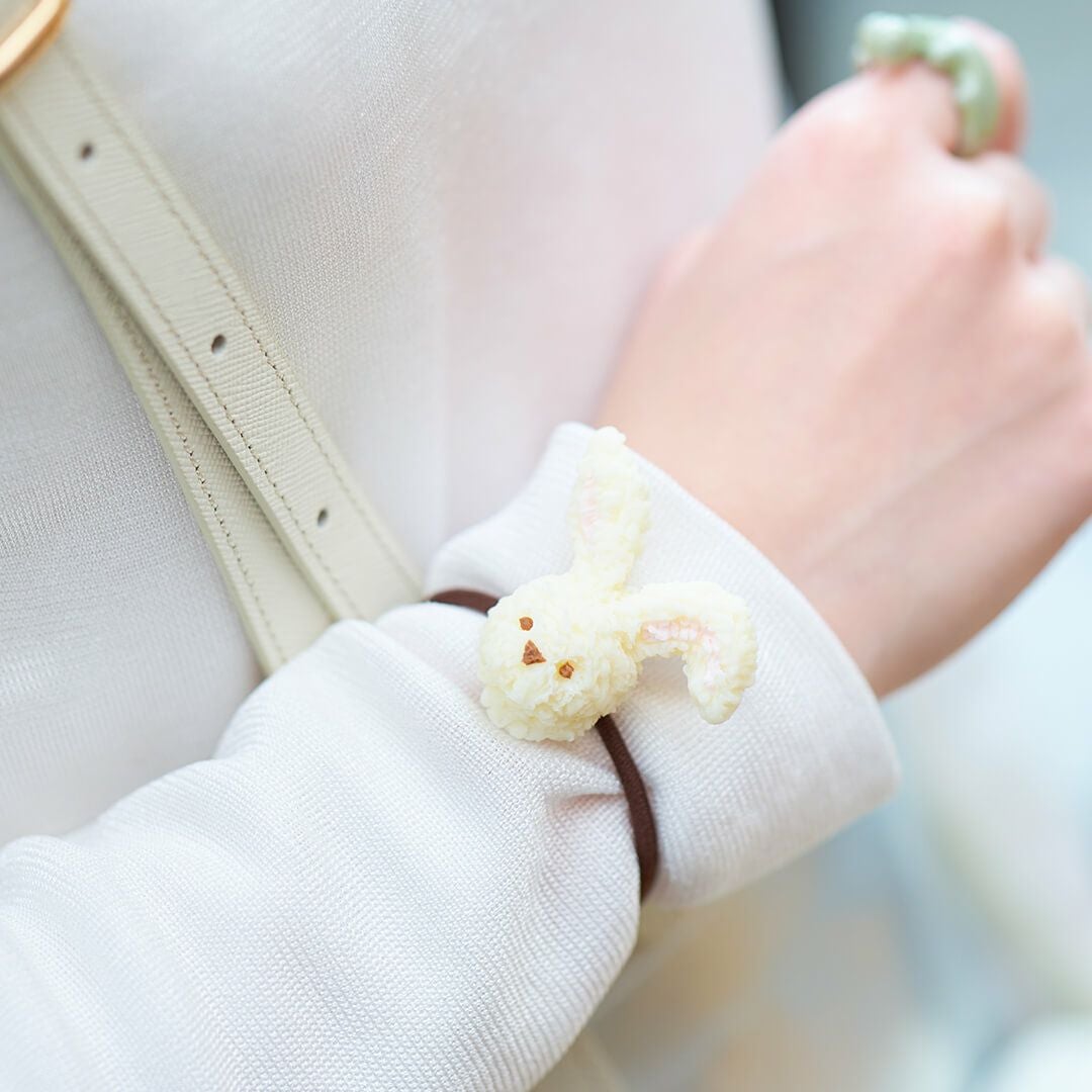 ミルクなうさぎ クッキーのカオ ヘアゴム | Q-pot. ONLINE SHOP