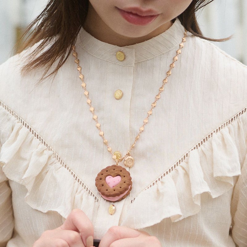 ストロベリーミルクジャム ココアクッキー ネックレス | Q-pot. ONLINE 