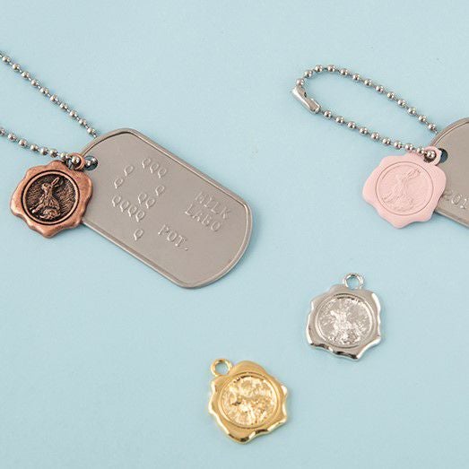 ふしぎなうさぎ グッドラックタグネックレス | Q-pot. ONLINE SHOP