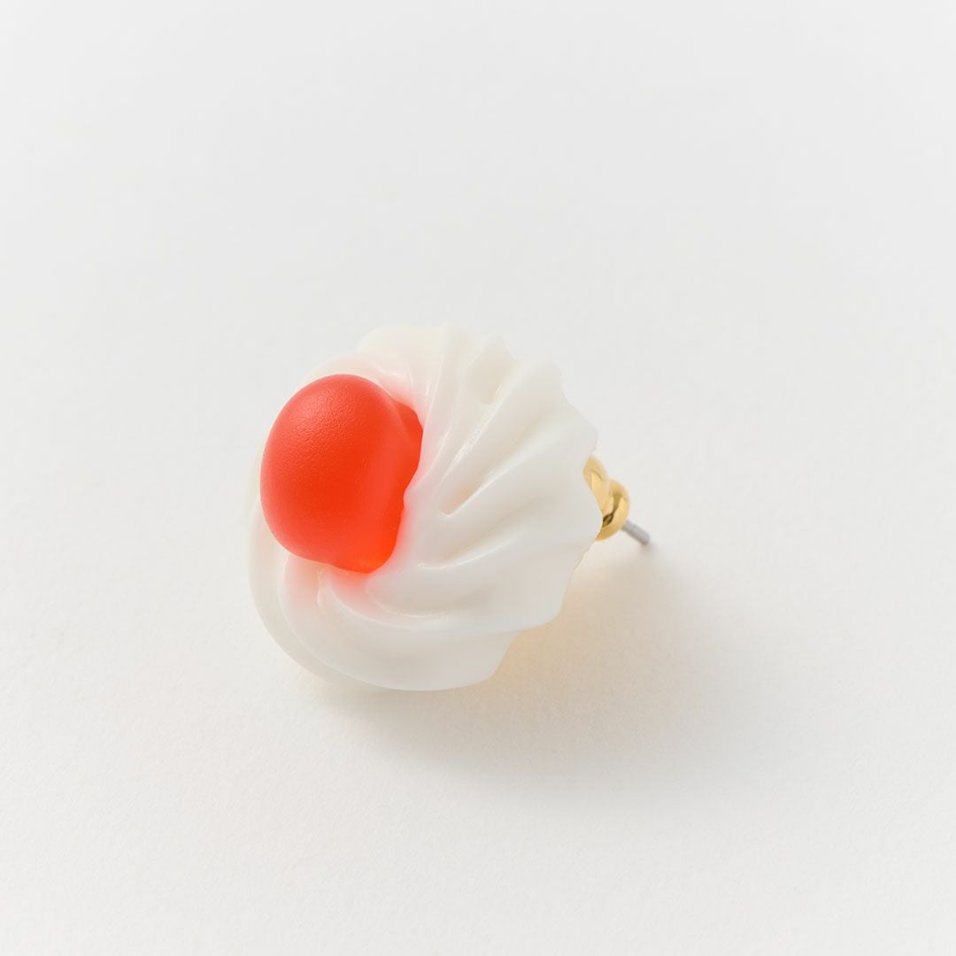 ドレンチェリーケーキ　ピアス