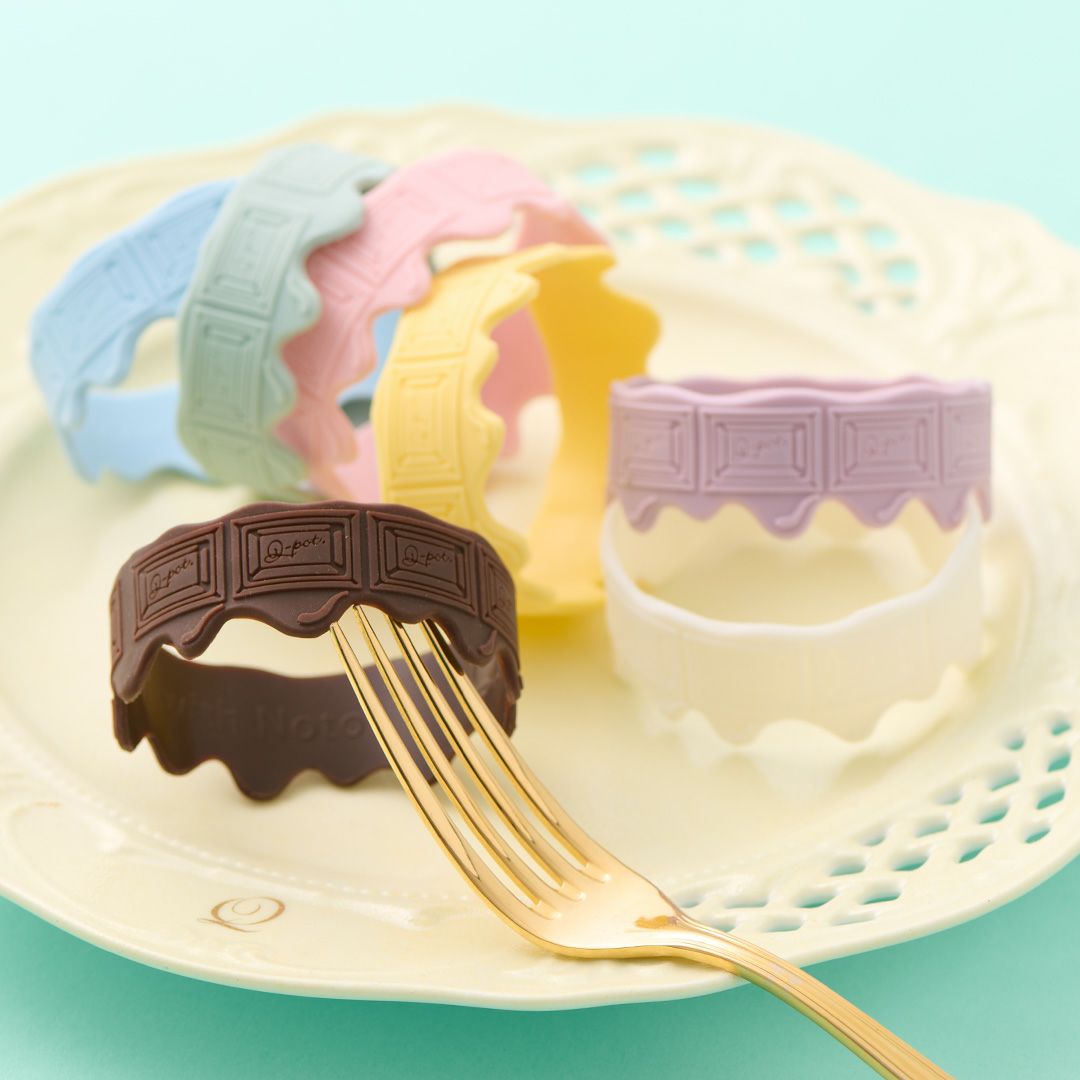 【可愛い】Q-pot. キューポット ビスケット メルティチョコレートストラップ Q-pot.TimeのSweetなウォッチをアクセサリー感覚で身につけて。 | Q-pot.