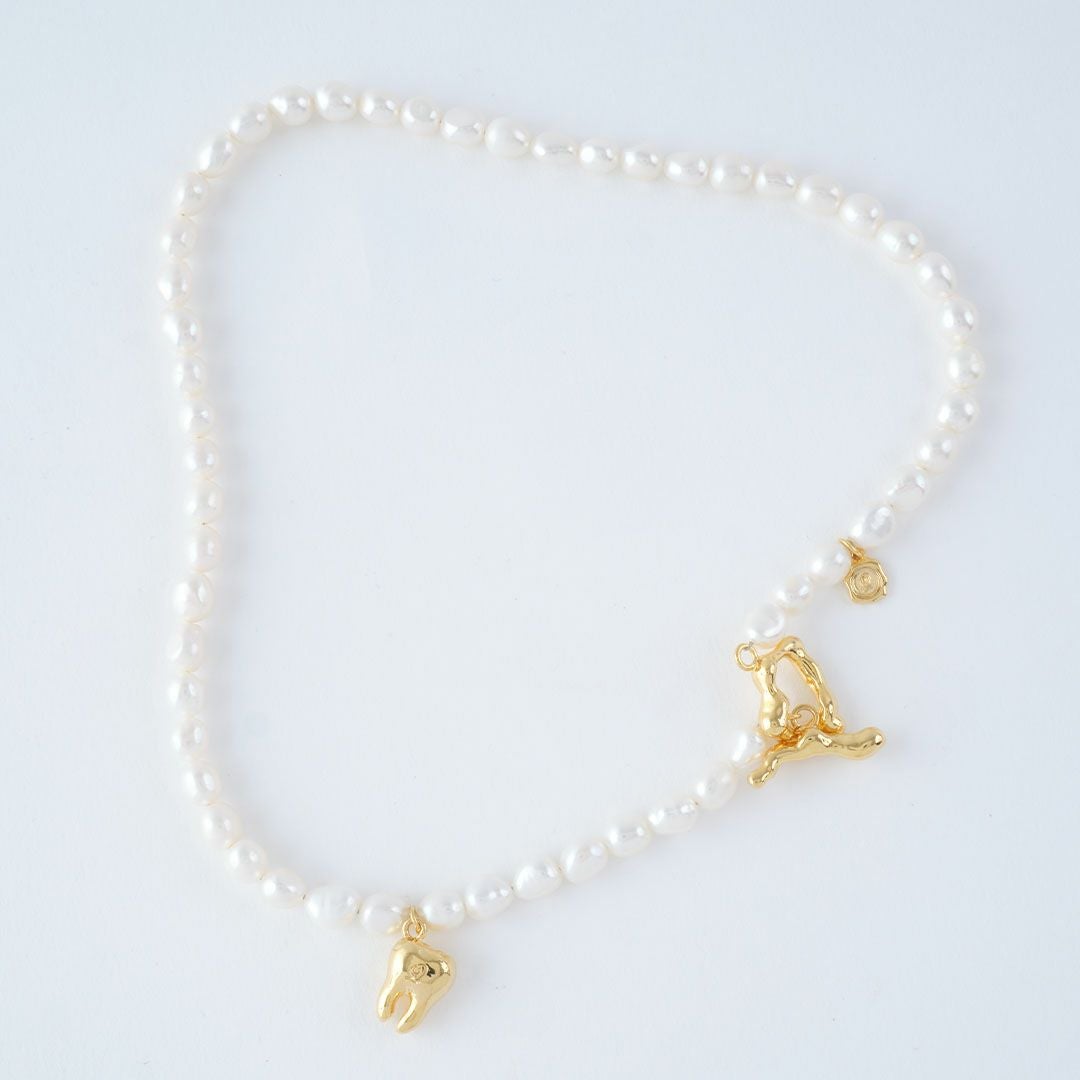 天然石ジュエリー　バロック淡水パール　金歯　ネックレス