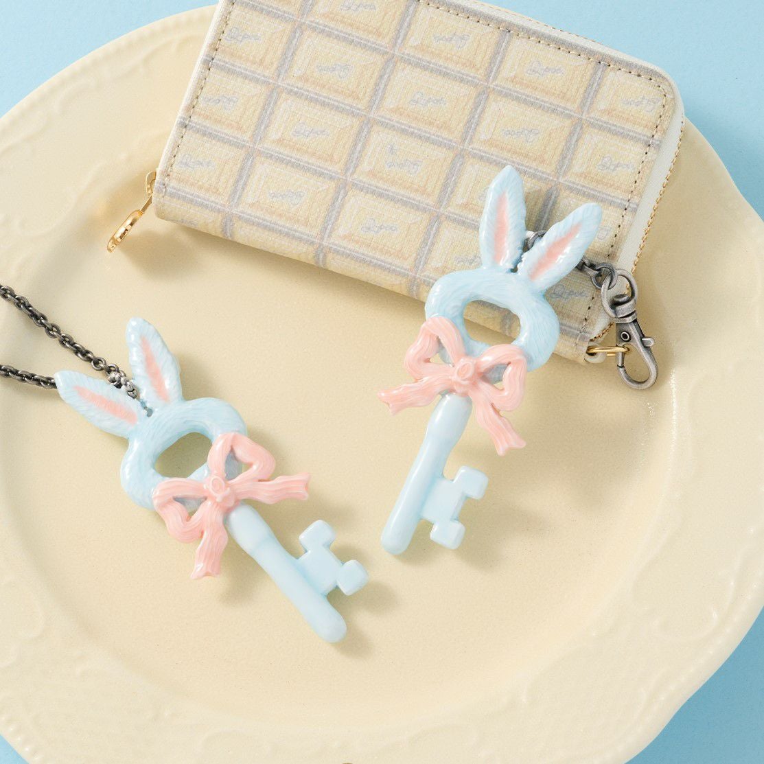 キューポット ️♡ ふしぎなうさぎの鍵 バッグチャーム イクスピアリ限定 ふしぎなうさぎの鍵 バッグチャーム | Q-pot. ONLINE SHOP