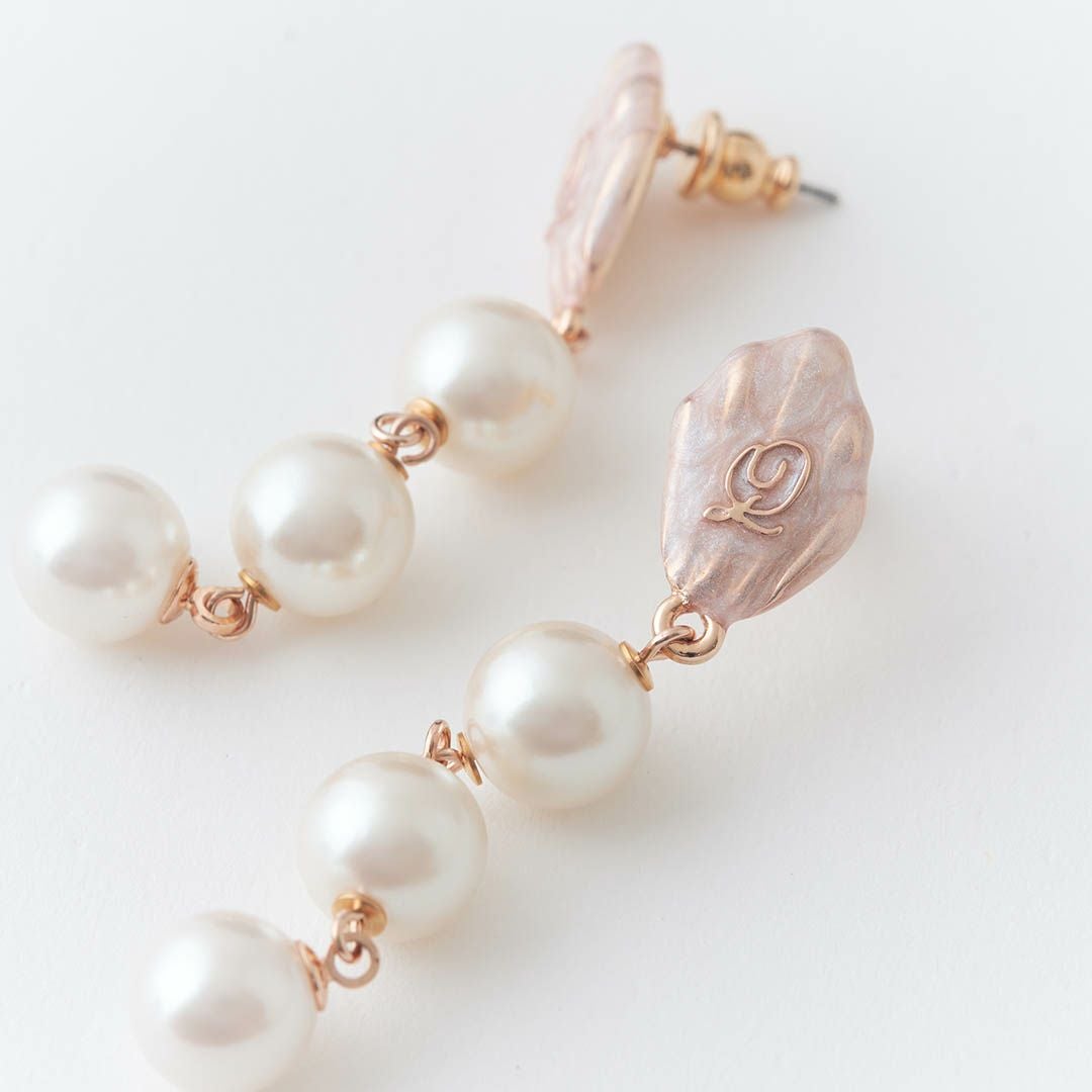 マドレーヌシェル ピアス | Q-pot. ONLINE SHOP