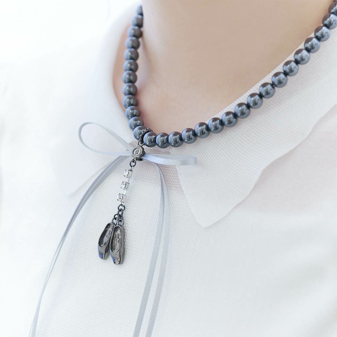 バレリーナ トウシューズネックレス(黒鳥) | Q-pot. ONLINE SHOP