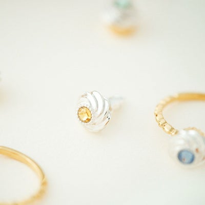 メルティーメルト ピアス(ゴールド×マットゴールド) | Q-pot. ONLINE SHOP