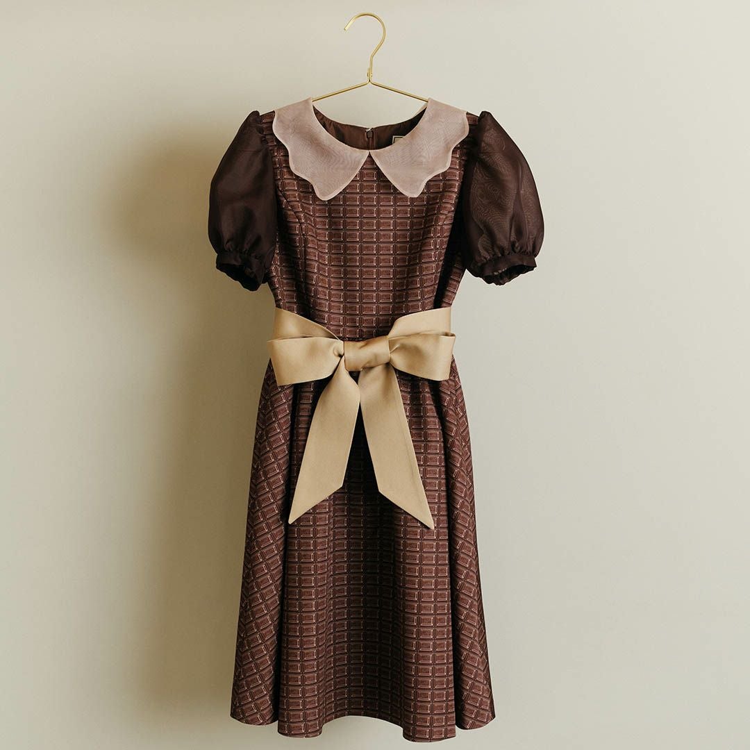 チョコレート パフスリーブドレス | Q-pot. ONLINE SHOP