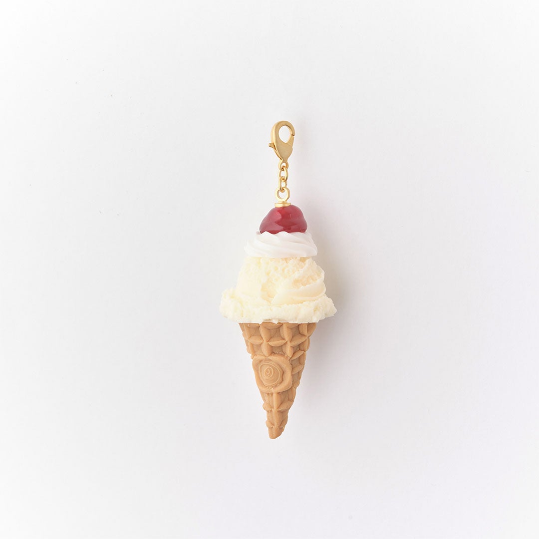 チェリーホイップ バニラアイス コーン チャーム | Q-pot. ONLINE SHOP