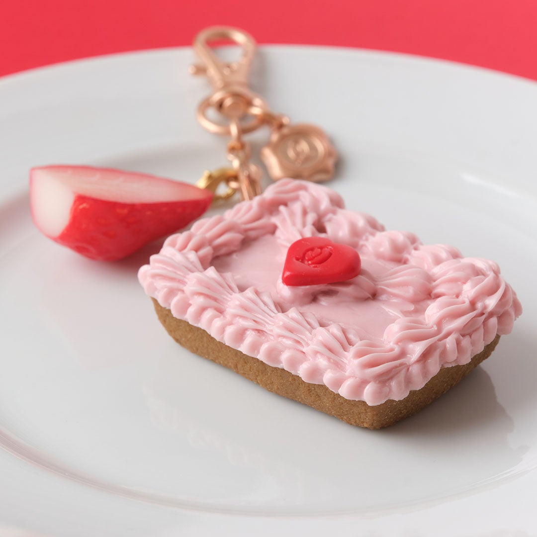 SOLD◆ハンドメイド ファスナーチャーム  ケーキショップ ピンク 水色 c3 ラブレターケーキ チャーム（ストロベリー） | Q-pot. ONLINE SHOP